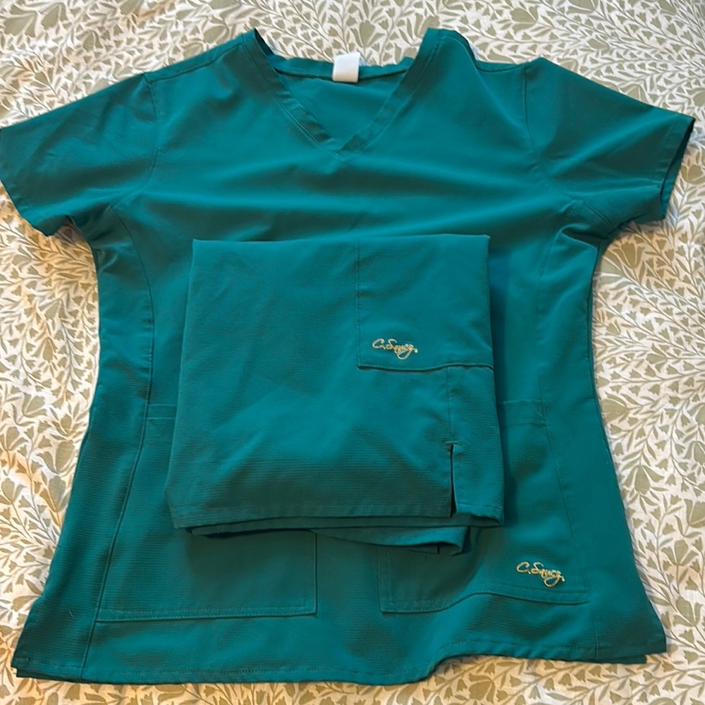 C Saucy Scrub Set